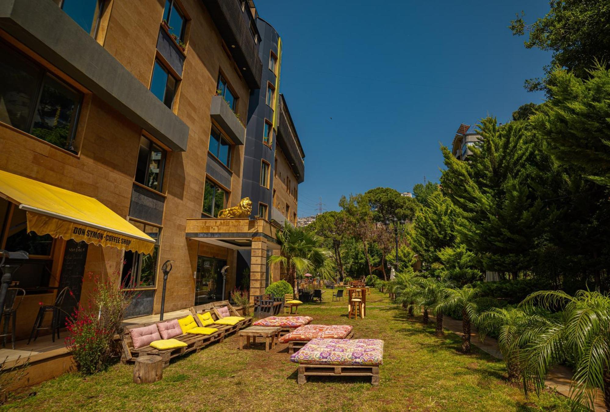 Le Caravelle Beirut Hotel Mansourieh Exterior photo