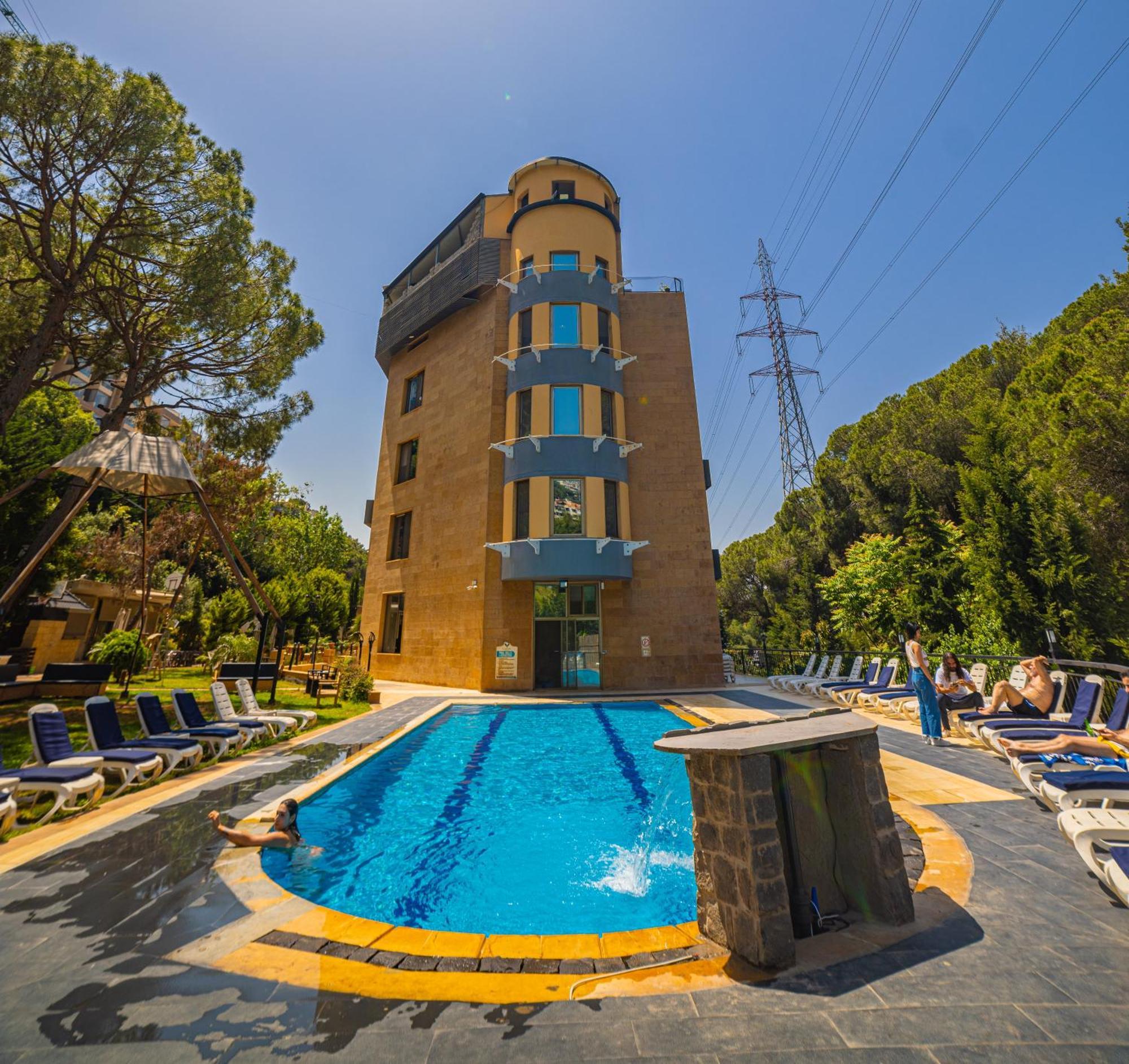 Le Caravelle Beirut Hotel Mansourieh Exterior photo